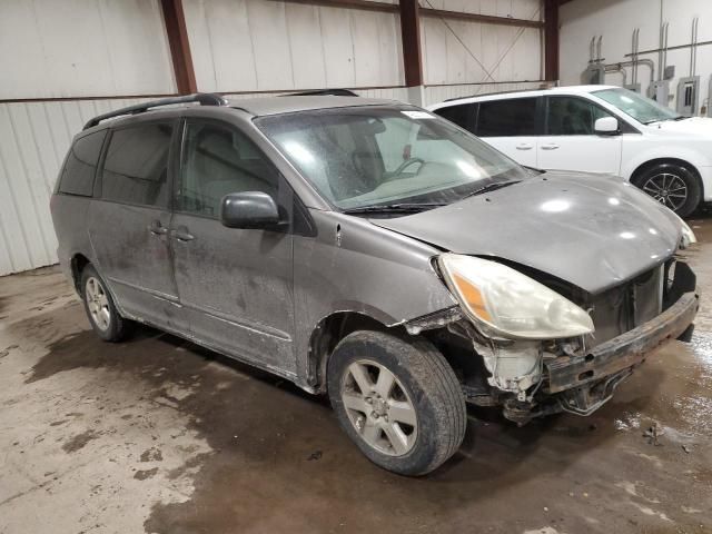 2004 Toyota Sienna CE