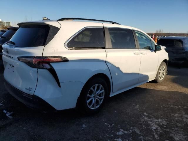 2024 Toyota Sienna LE