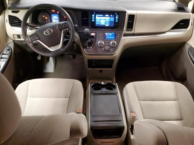 2017 Toyota Sienna LE