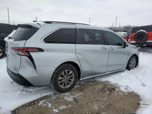 2021 Toyota Sienna XLE