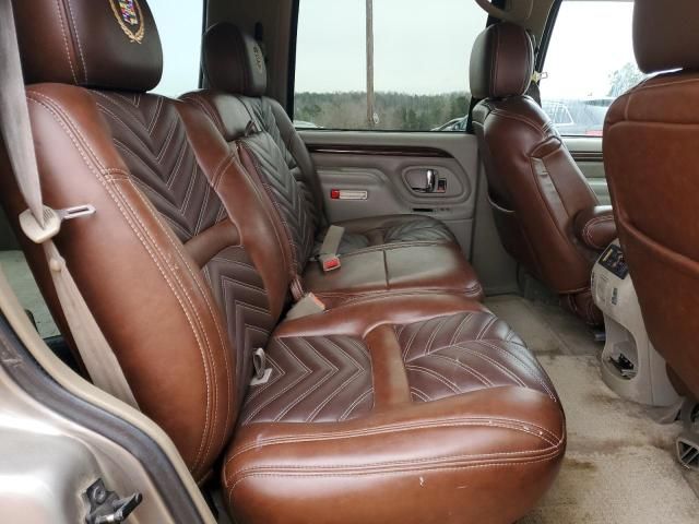 2000 Cadillac Escalade Luxury