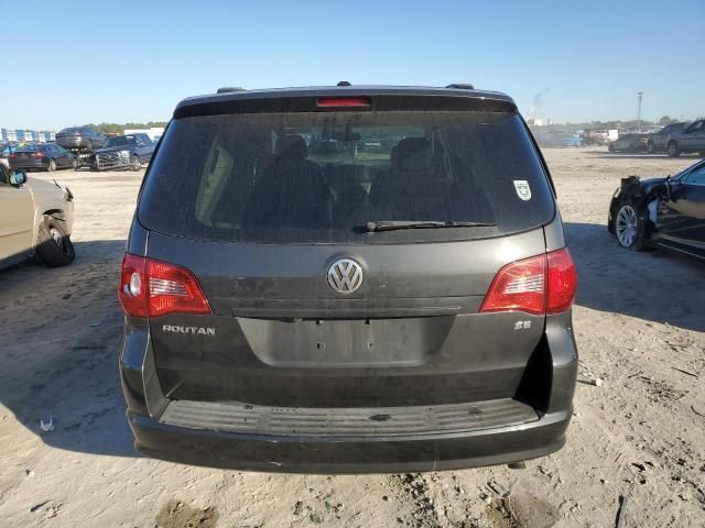 2012 Volkswagen Routan SE