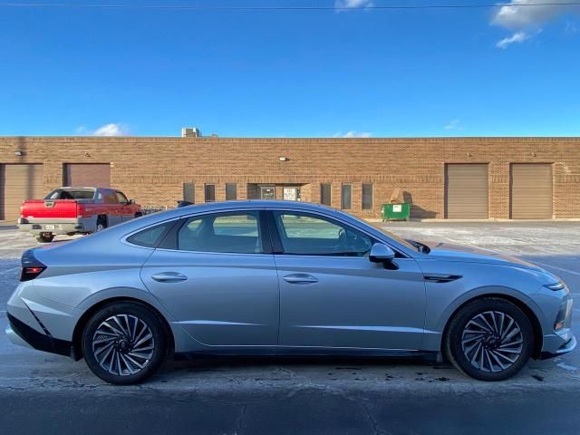 2024 Hyundai Sonata Hybrid