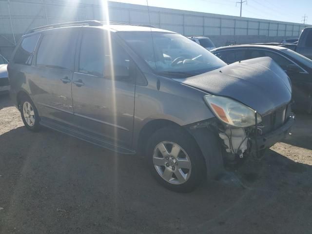 2004 Toyota Sienna CE