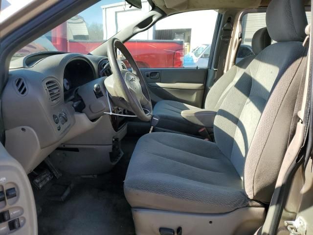 2004 Chrysler Town & Country LX