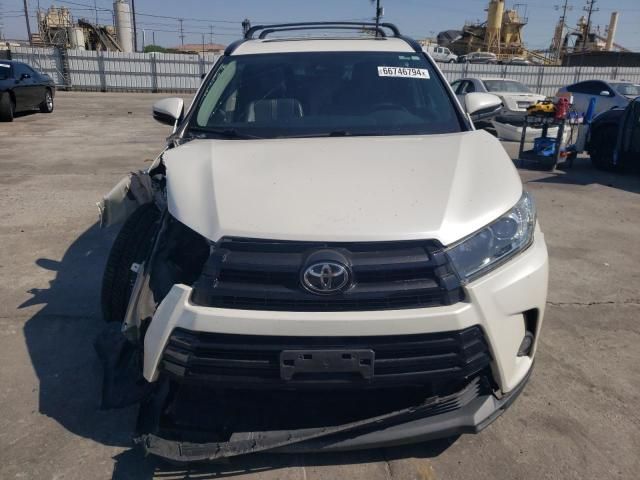 2018 Toyota Highlander SE