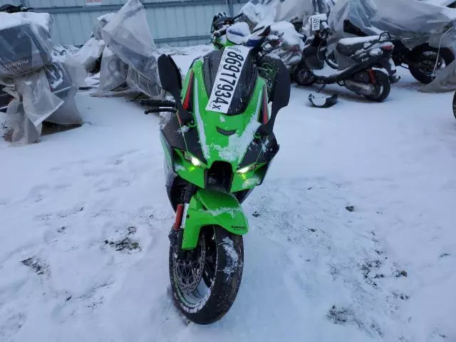 2022 Kawasaki ZX1002 L