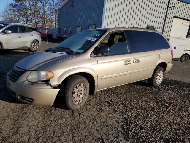 2006 Chrysler Town & Country LX