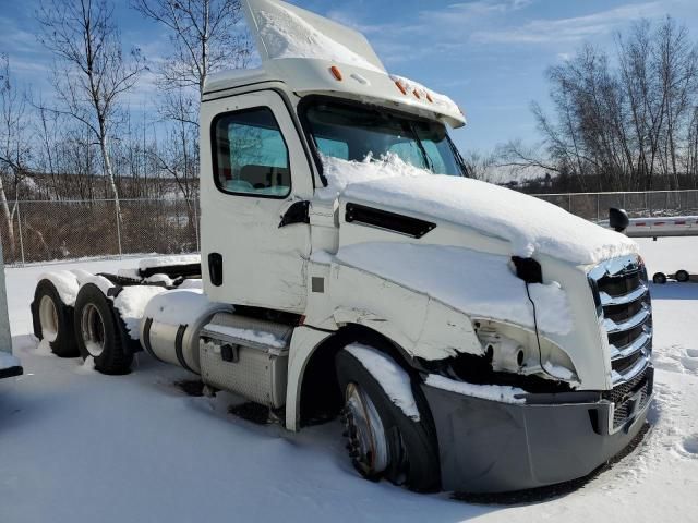 2018 Freightliner Cascadia 126