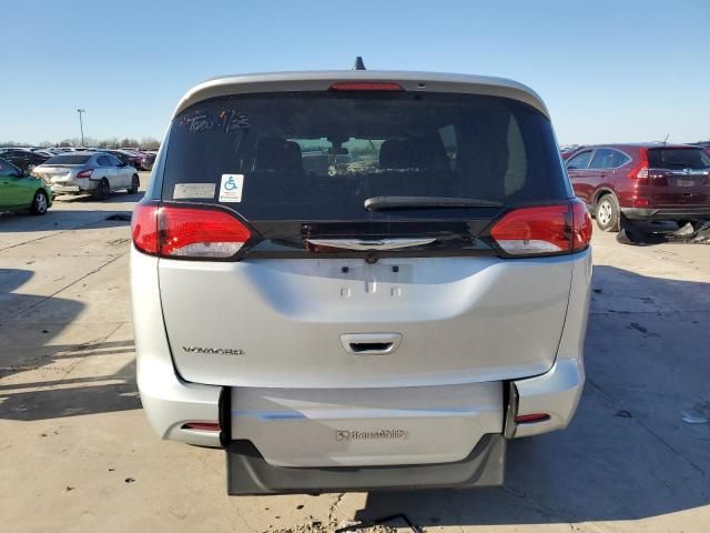 2022 Chrysler Voyager LX