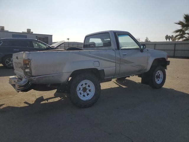 1988 Toyota Pickup RN63 STD