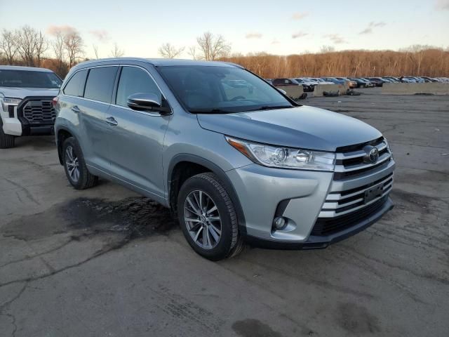 2017 Toyota Highlander SE