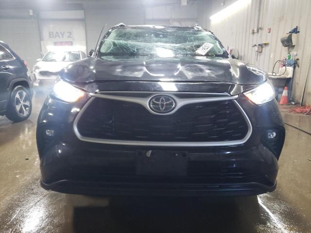 2022 Toyota Highlander XLE