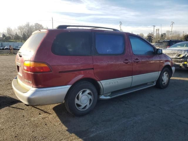 1998 Toyota Sienna LE