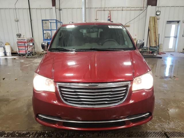 2014 Chrysler Town & Country Touring L