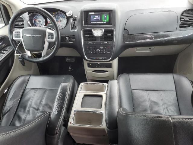 2015 Chrysler Town & Country Touring L