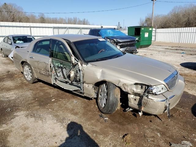 2011 Lincoln Town Car Signature Limited