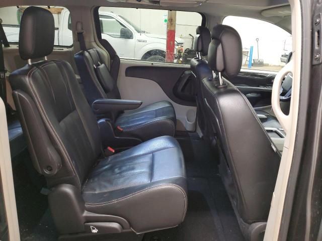 2016 Chrysler Town & Country Touring L