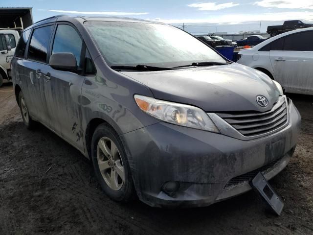 2016 Toyota Sienna LE