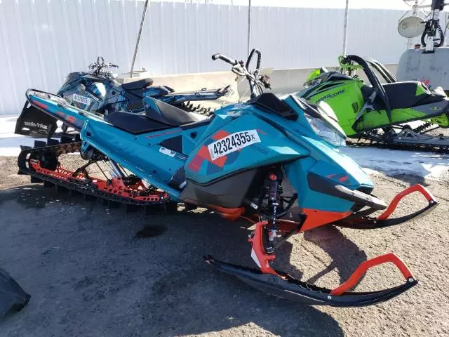 2019 Bombardier Snowmobile