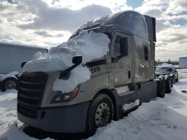 2020 Freightliner Cascadia 126