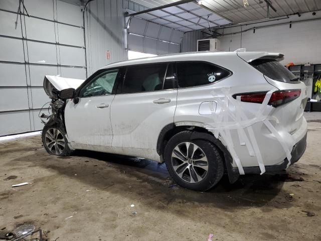 2022 Toyota Highlander Hybrid XLE