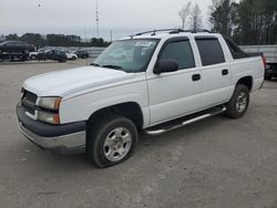 Lots with Bids for sale at auction: 2005 Chevrolet Avalanche C1500