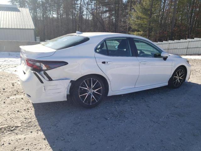 2022 Toyota Camry SE