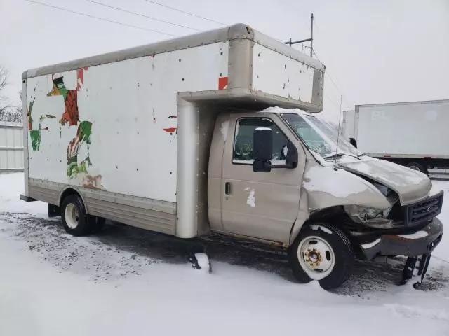 2007 Ford Econoline E450 Super Duty Cutaway Van