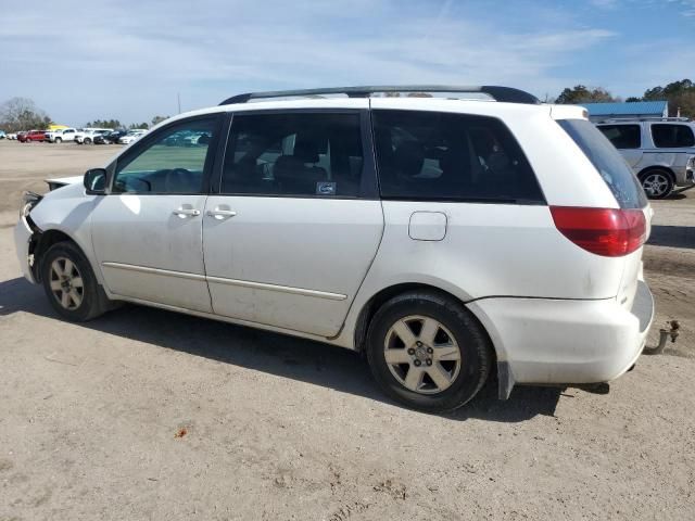 2004 Toyota Sienna CE