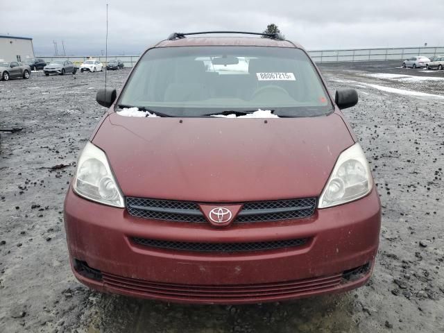 2004 Toyota Sienna CE