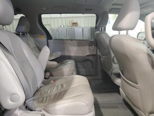 2014 Toyota Sienna XLE