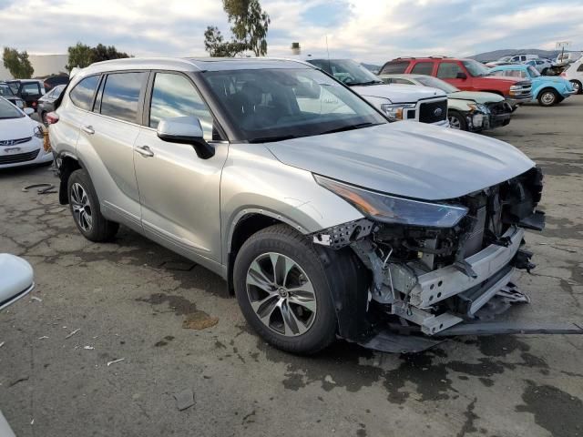 2023 Toyota Highlander Hybrid XLE