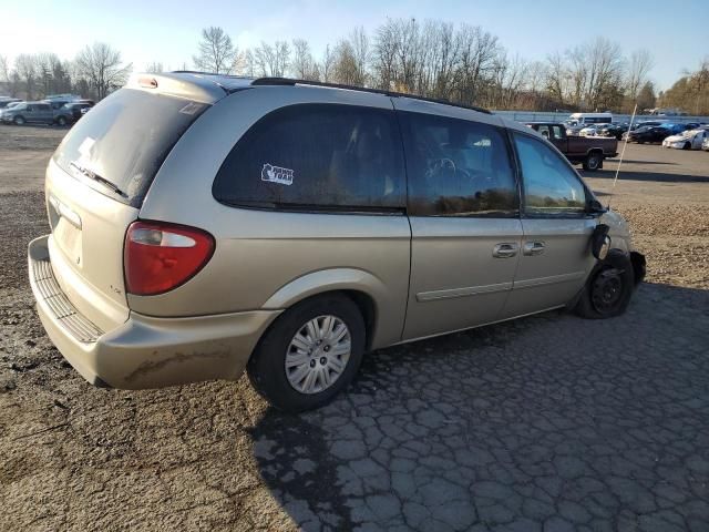 2006 Chrysler Town & Country LX