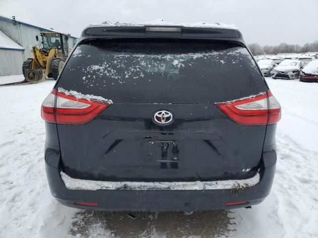 2019 Toyota Sienna LE