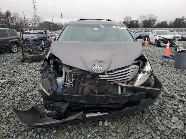 2013 Toyota Sienna XLE