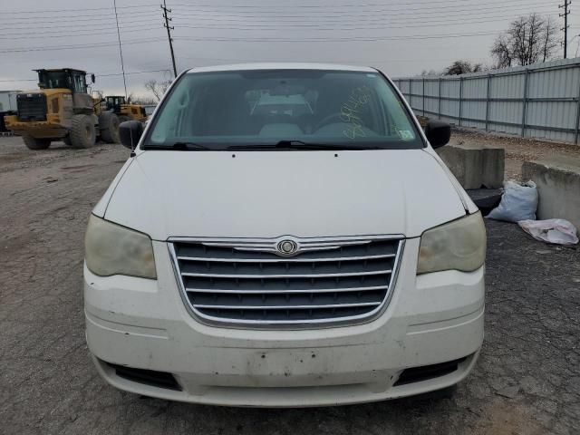 2010 Chrysler Town & Country LX