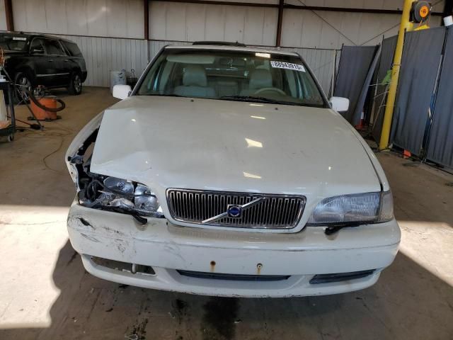 2000 Volvo S70 Base