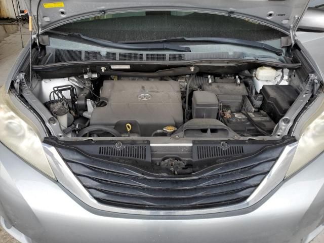 2014 Toyota Sienna LE