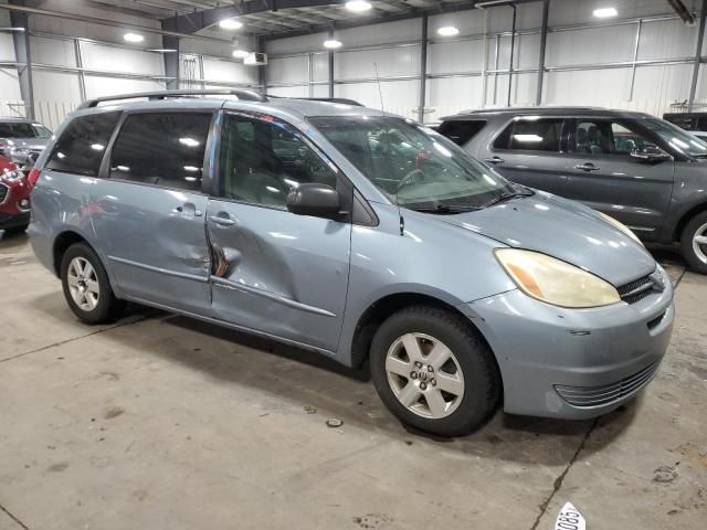 2004 Toyota Sienna CE