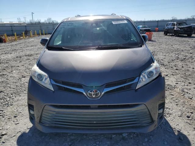 2020 Toyota Sienna XLE