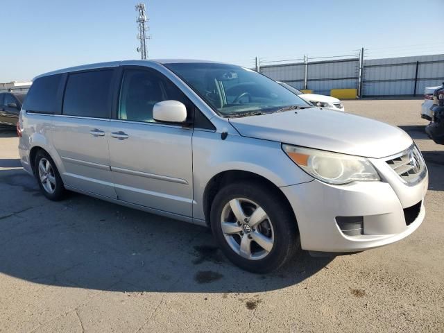 2010 Volkswagen Routan SE