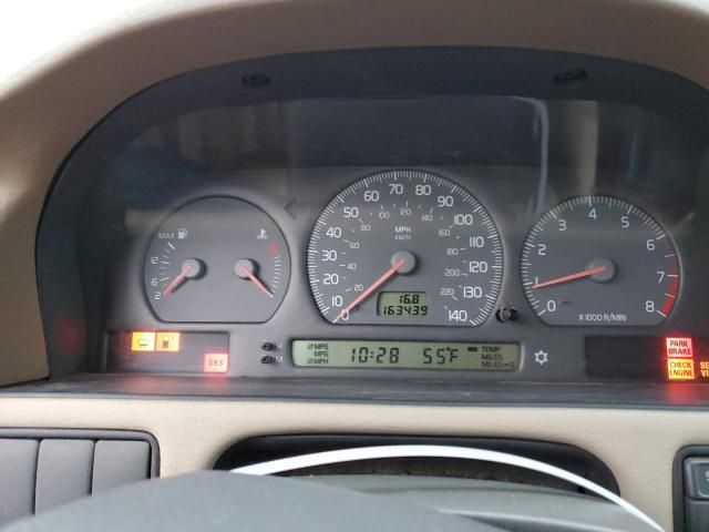 2000 Volvo V70 Base