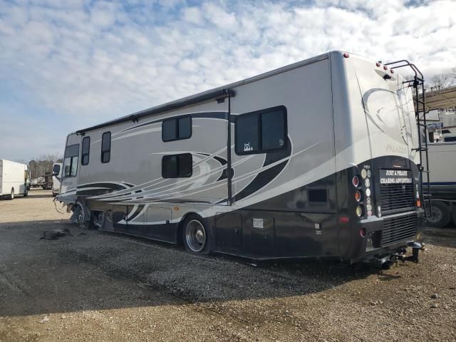 2013 Palomino 2013 Freightliner Chassis XC