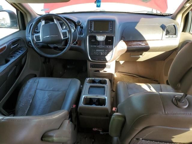 2011 Chrysler Town & Country Touring L