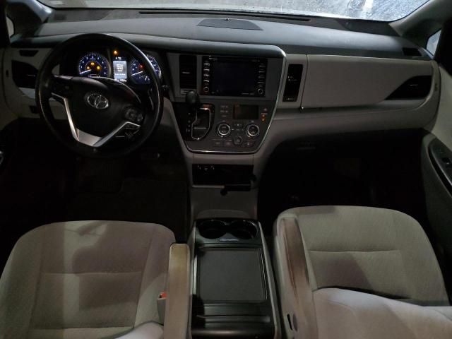 2018 Toyota Sienna LE