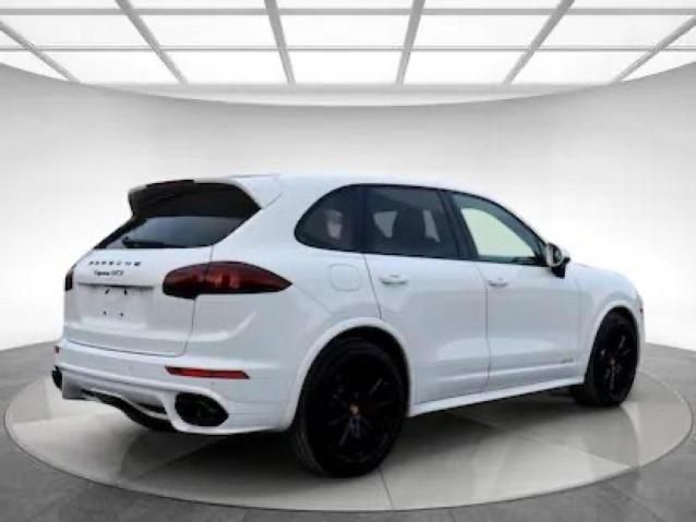 2016 Porsche Cayenne GTS