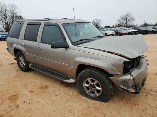 2000 Cadillac Escalade Luxury