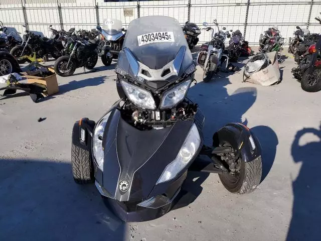 2013 Can-Am Spyder Roadster RT