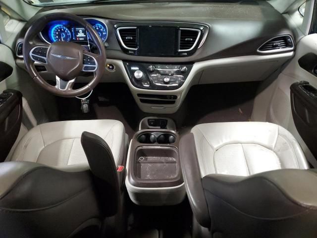 2018 Chevrolet 2018 Chrysler Pacifica Touring L